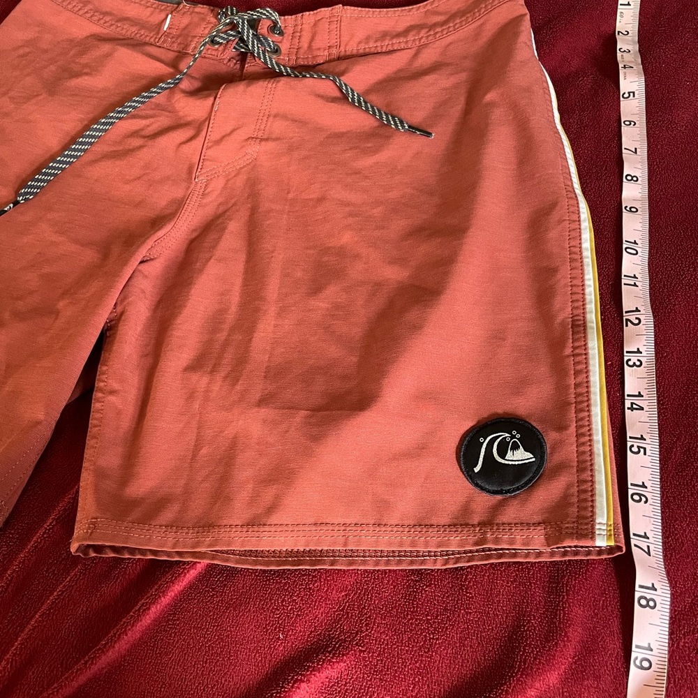 Quicksilver board shorts - Picture 2 of 6